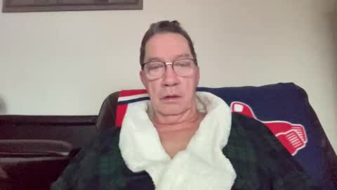 Snapshot of gwashere4u chatting on December 2024 01:17:02 PM gwashere4u online show from December 2024 01:17:02 PM