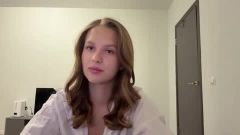 Mia online show from June 2026 05:29:02 PM