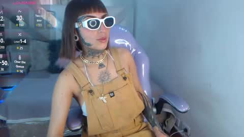 gyal_8_ online show from October 2025 08:11:02 PM