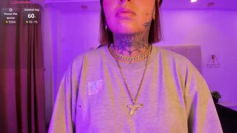 gyal_8_ online show from January 2026 03:01:02 AM