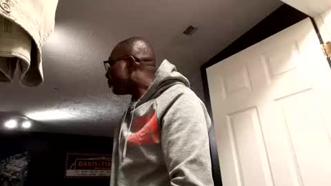 gyesaw1970 online show from December 2025 05:23:01 AM