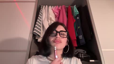 Helga online show from April 2026 03:42:02 PM