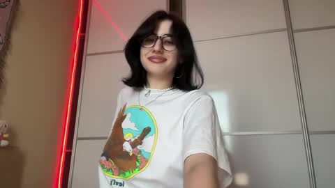 Snapshot of h3l9a_pataki chatting on May 2026 05:09:01 PM Helga online show from May 2026 05:09:01 PM