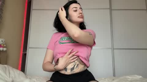 Snapshot of h3l9a_pataki chatting on June 2026 03:05:01 PM Helga online show from June 2026 03:05:01 PM