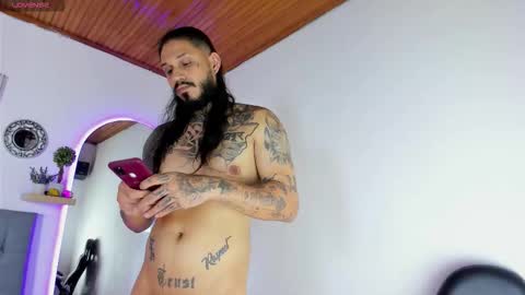 hache222 online show from October 2025 04:19:01 PM