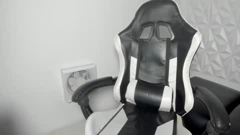 hade_x online show from March 2026 05:19:01 PM