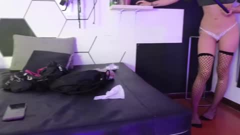 haileycat_ online show from September 2025 02:00:01 AM