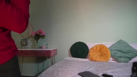 Hailey online show from March 2025 04:24:01 AM