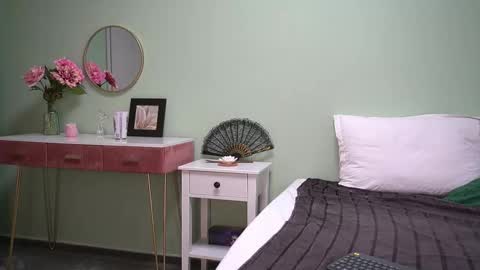 Hailey online show from October 2025 03:23:02 AM