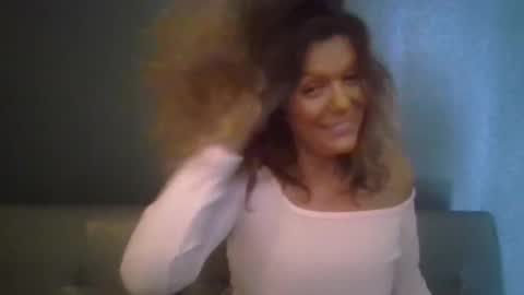 Hailey online show from November 2025 08:20:02 PM