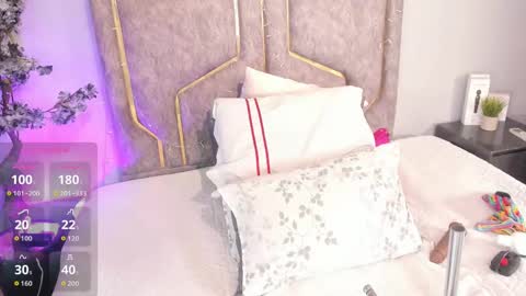 haileystonei online show from September 2025 12:39:02 PM