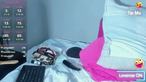 haileystonei online show from April 2026 01:03:01 PM