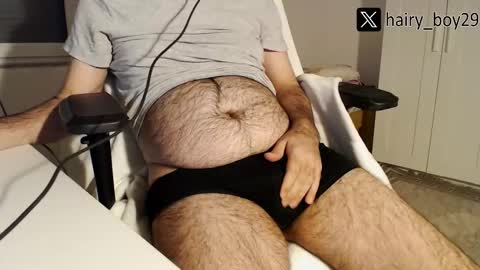 hairy_boy29 online show from November 2025 08:10:01 PM