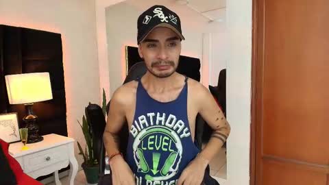 Snapshot of hairy_diamond chatting on September 2025 06:34:01 AM H A I R Y D I A M O N D online show from September 2025 06:34:01 AM