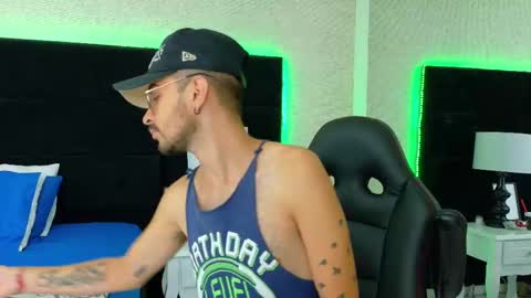 Snapshot of hairy_diamond chatting on September 2025 03:52:02 AM H A I R Y D I A M O N D online show from September 2025 03:52:02 AM