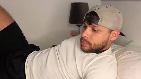 Independent       model  online show from November 2025 10:09:01 PM