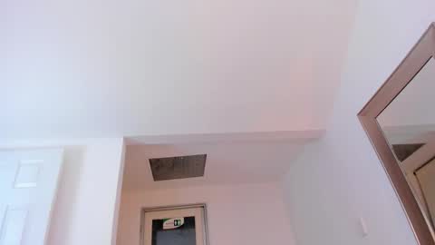 Halie  online show from October 2025 12:33:02 AM