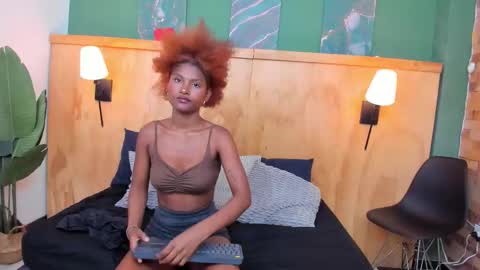 Halley Lorens online show from October 2025 07:12:01 PM