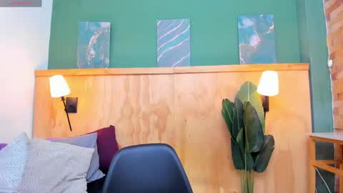 Halley Lorens online show from April 2026 07:58:01 PM