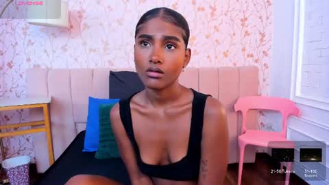 Halley Lorens online show from June 2026 05:46:01 PM