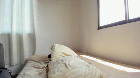 insta Laupalacio777Next stream 01th December online show from February 2026 06:23:02 PM