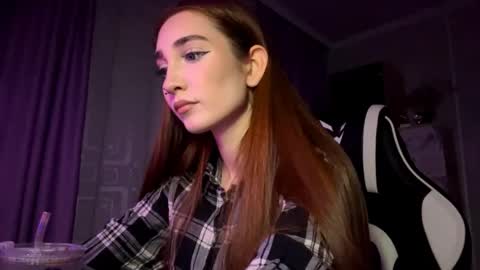 Holly online show from November 2025 06:46:02 PM