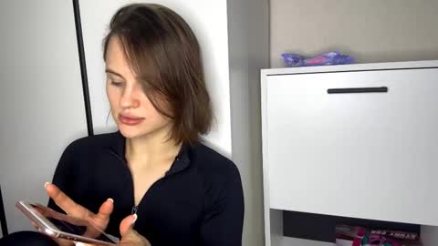 Holly online show from January 2026 11:51:02 PM