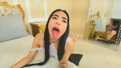 Hallie Stone online show from November 2025 04:09:02 PM