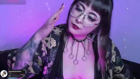 Snapshot of hallucigenia_sparza chatting on June 2026 11:35:02 PM Hallu online show from June 2026 11:35:02 PM