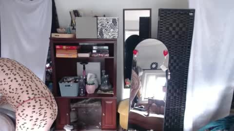 halovalentine online show from September 2025 09:51:01 PM