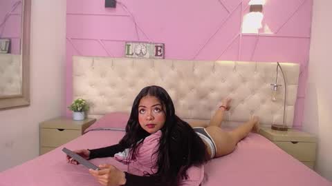 Hamvanessa  online show from March 2026 12:12:02 PM