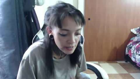 Snapshot of han_ya06 chatting on November 2025 09:15:02 PM Hanya online show from November 2025 09:15:02 PM