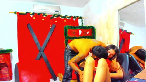 Hana and Zeta online show from January 2025 12:41:02 PM