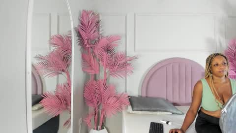 hanaahquinn online show from January 2026 11:36:01 AM