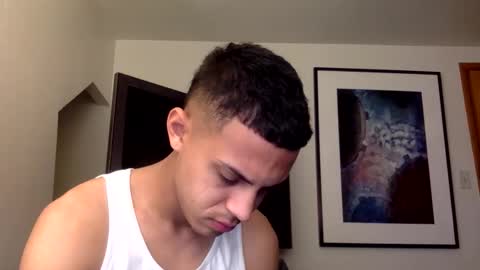 handsome01_ online show from December 2025 04:23:01 PM