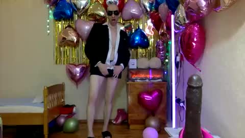 Snapshot of handsomealfie chatting on April 2026 09:34:01 PM HandsomeAlfie online show from April 2026 09:34:01 PM