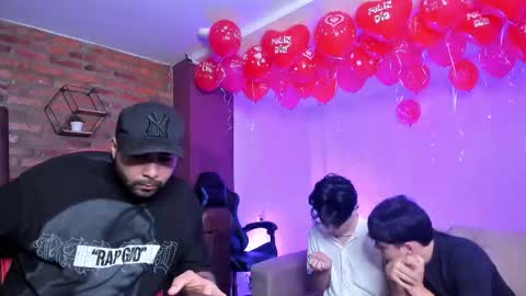 leonardfarrucknick and otis online show from February 2026 12:23:01 PM