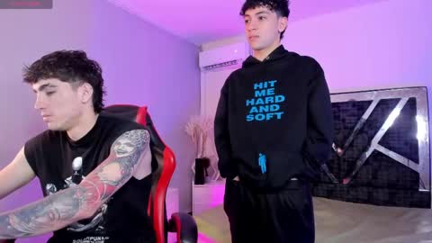 leonardfarrucknick and otis online show from April 2026 02:51:02 AM