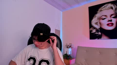 leonardfarrucknick and otis online show from April 2026 02:56:01 PM