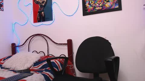 Hank online show from October 2025 01:42:02 AM