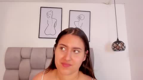 hanna__evans_ online show from November 2025 12:38:02 PM