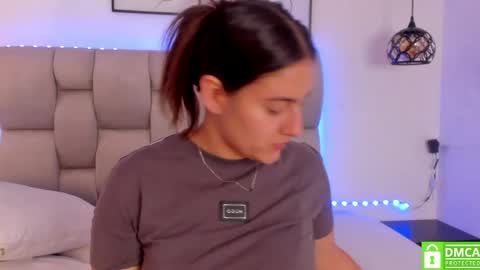 hanna__evans_ online show from April 2026 11:38:01 AM