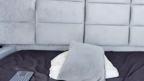 Hanna Castro online show from November 2025 01:21:02 PM