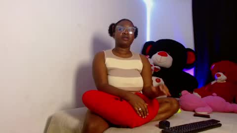 Snapshot of hanna_ebony_x chatting on June 2026 03:42:01 AM HANNA 3 online show from June 2026 03:42:01 AM