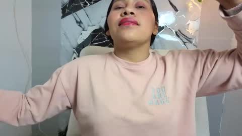 hanna_goldenst online show from November 2025 10:19:01 PM