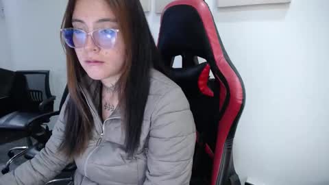 Snapshot of hanna_hot77 chatting on April 2026 08:58:02 PM mara online show from April 2026 08:58:02 PM