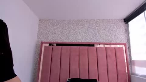  H A N N A  online show from November 2025 07:59:01 PM