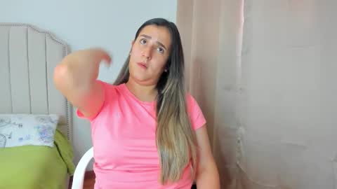 Hanna online show from November 2025 07:57:01 PM