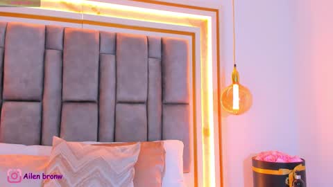 Eliana online show from September 2025 08:54:01 PM