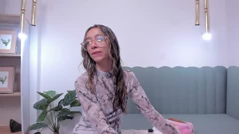Snapshot of hannacarttier_ chatting on July 2026 12:23:01 PM Hanna Carttier online show from July 2026 12:23:01 PM